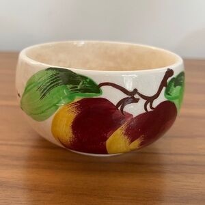 VINTAGE Sovereign Potters Earthenware Sugar Bowl Handpaint Apple Pattern Canada